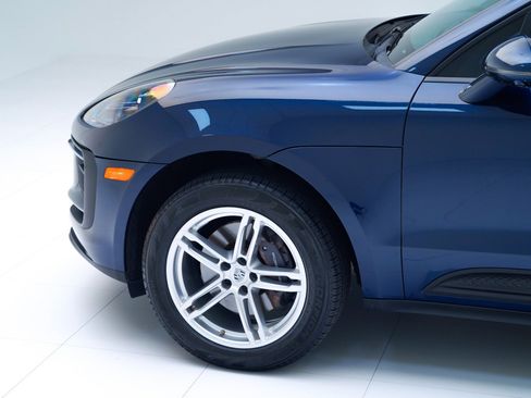 Used 2022 Porsche Macan image 11