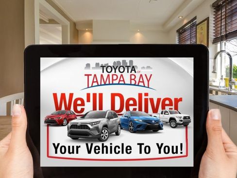 Used 2025 Toyota RAV4 LE AWD/4WD image 2