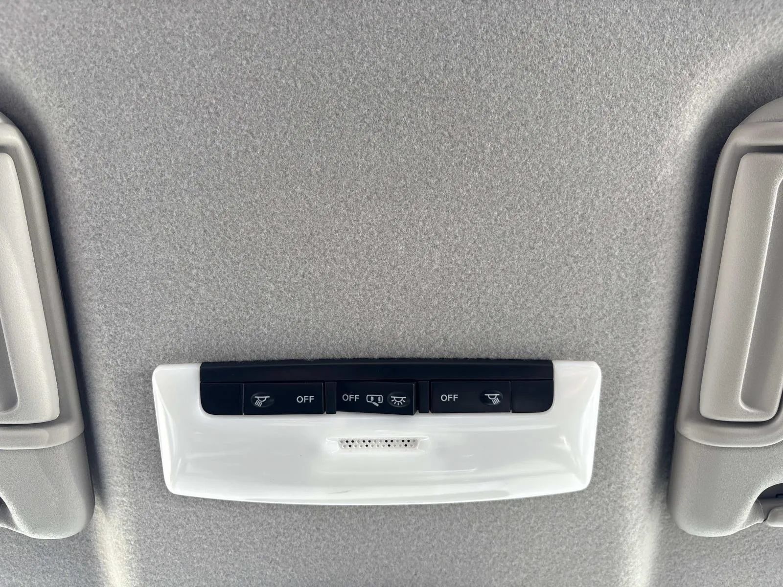 Used 2025 Nissan Kicks Play S FWD image 16