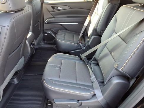 New 2026 Chevrolet Traverse High Country w/ LPO, Floor Liner Package AWD/4WD image 8