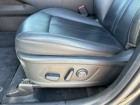 Used 2022 Kia Sorento S FWD image 24