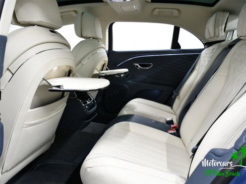 Used 2023 Bentley Flying Spur W12 image 48