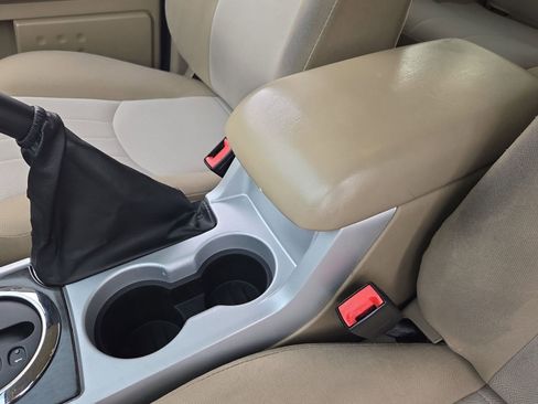 Used 2006 Mercury Mariner Convenience image 24