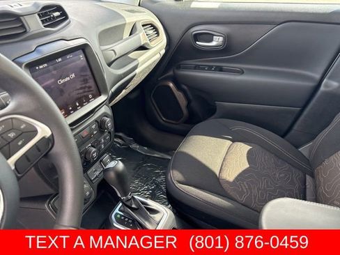 Used 2023 Jeep Renegade Latitude w/ Sun/Sound Group AWD/4WD image 16