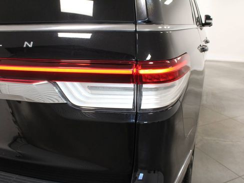 Used 2023 Lincoln Navigator Reserve image 14