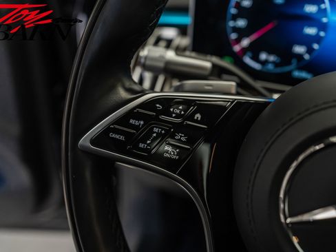 Used 2022 Mercedes-Benz S 500 4MATIC w/ 3D Technology Package image 32