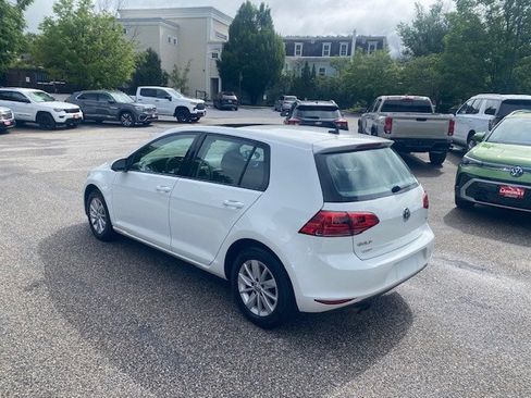 Used 2016 Volkswagen Golf 4-Door FWD image 4