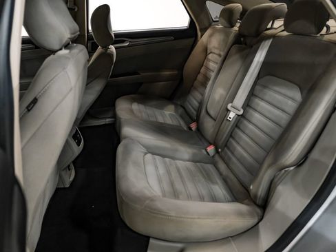 Used 2017 Ford Fusion SE FWD image 36