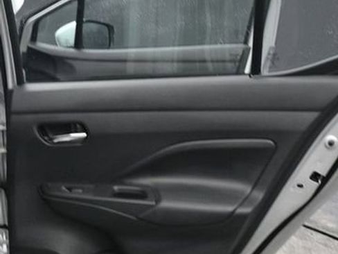 Used 2025 Nissan Versa SV w/ Trunk Package image 11