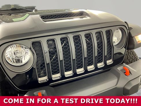 Used 2022 Jeep Gladiator Mojave AWD/4WD image 31