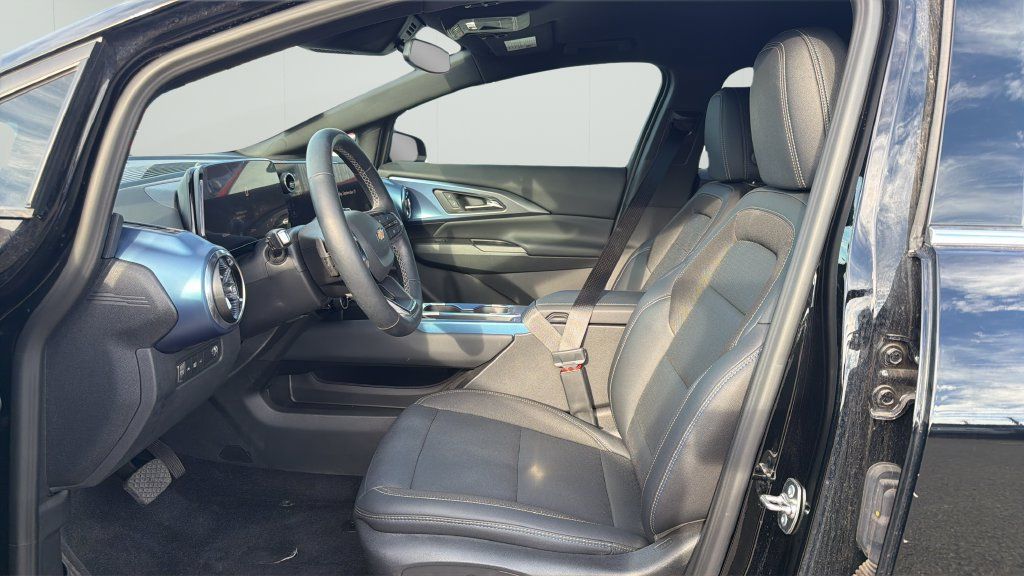 Used 2024 Chevrolet Equinox EV LT FWD image 8