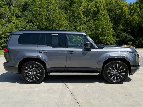 Used 2026 Lexus GX 550 AWD/4WD image 7