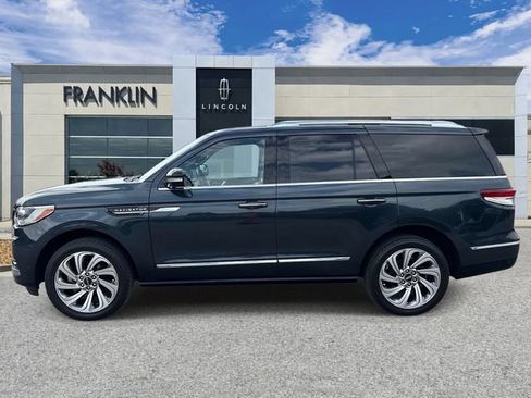 Certified 2024 Lincoln Navigator Reserve AWD/4WD image 4