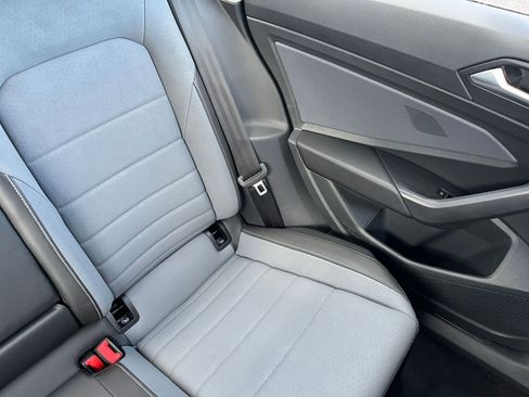 Used 2025 Volkswagen Jetta SE image 37