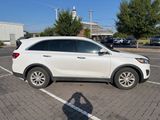 Used 2017 Kia Sorento LX image 2