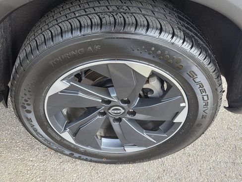 Used 2025 Nissan Rogue SV AWD/4WD image 28