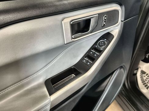 Used 2022 Ford Explorer XLT w/ Equipment Group 202A image 14