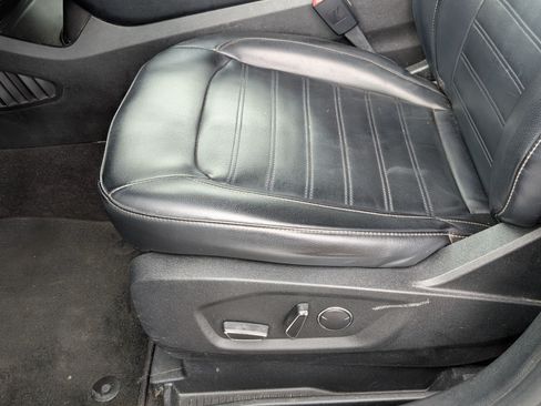 Used 2019 Ford Edge SEL w/ Equipment Group 201A FWD image 11