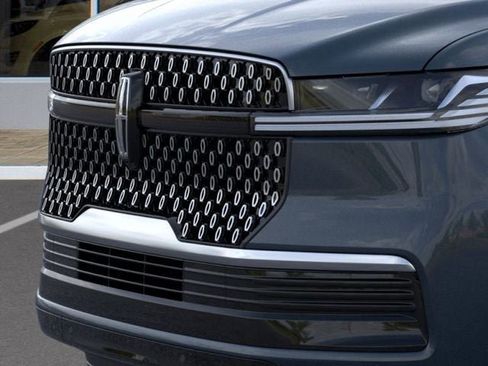 New 2025 Lincoln Navigator L Reserve image 17