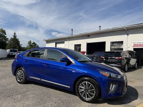 Used 2020 Hyundai Ioniq SE FWD image 6