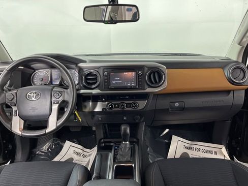 Used 2017 Toyota Tacoma SR5 image 39