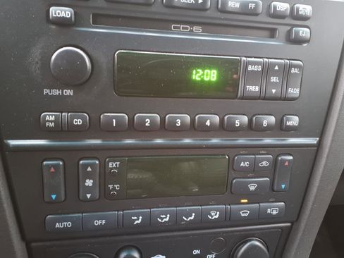 Used 2002 Ford Thunderbird Deluxe image 10