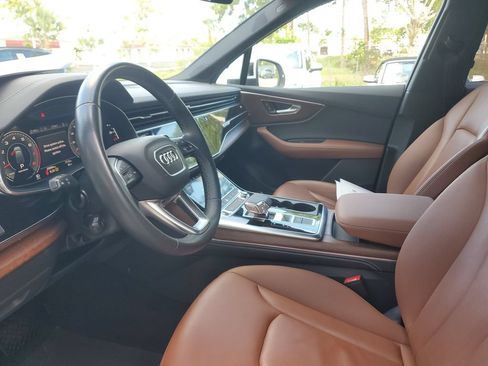 Certified 2025 Audi Q7 3.0T Premium Plus AWD/4WD image 24