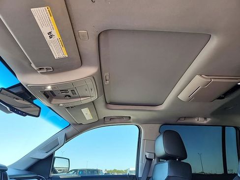 Used 2019 GMC Yukon XL SLT w/ Open Road Package image 17