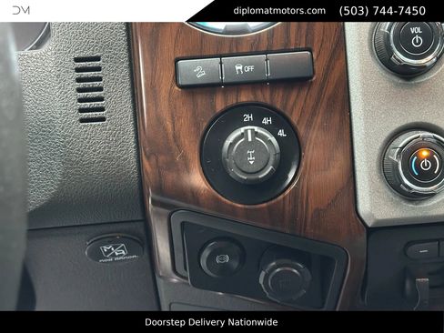 Used 2016 Ford F250 Lariat w/ Lariat Interior Package image 35