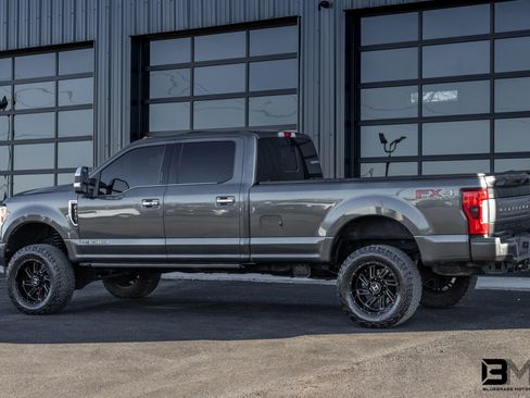 Used 2017 Ford F350 Platinum w/ Platinum Ultimate Package image 5