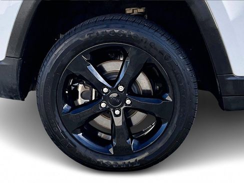 Certified 2022 Jeep Grand Cherokee L Laredo image 36