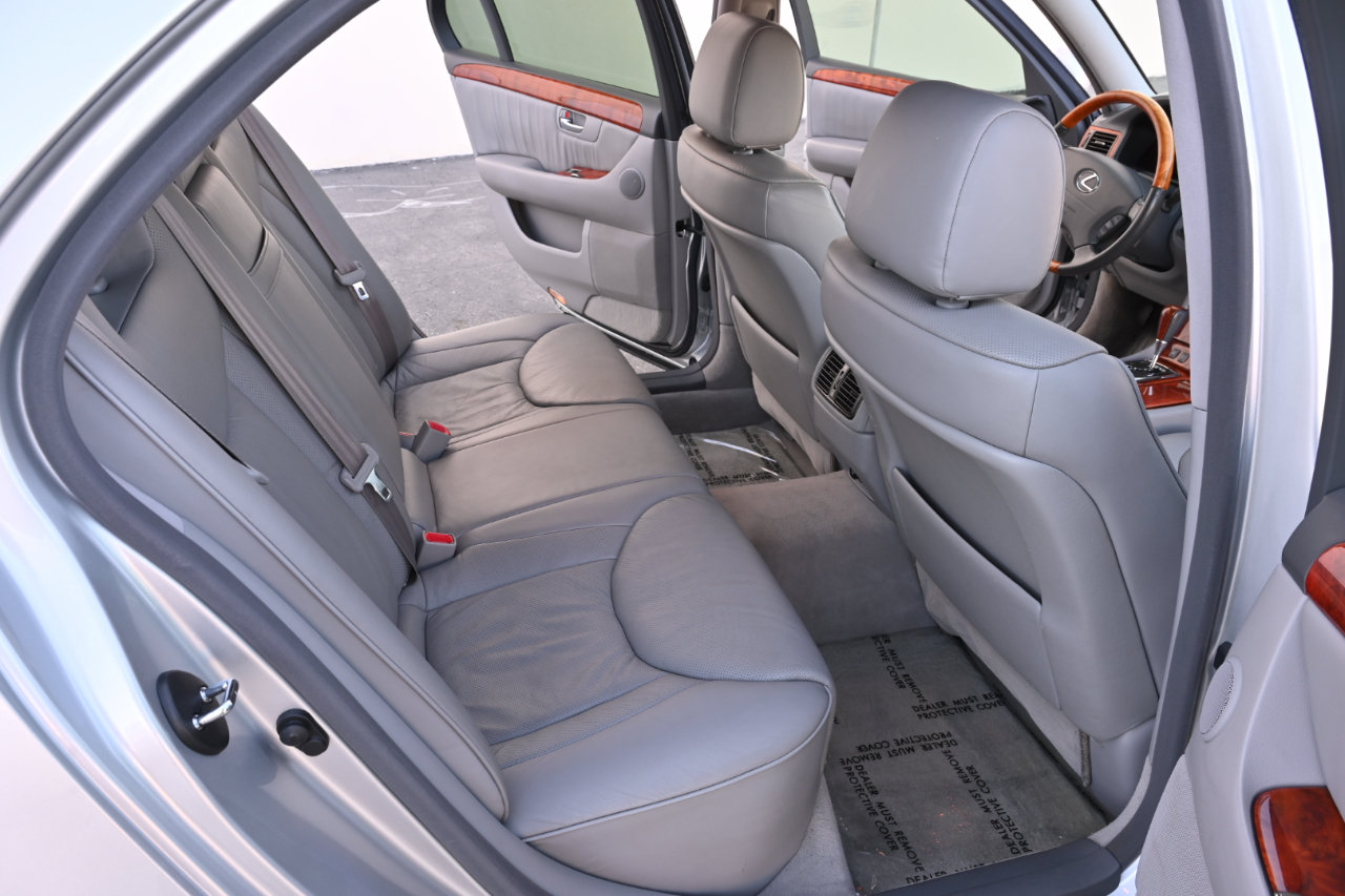 Used 2004 Lexus LS 430 w/ Modern Luxury Pkg RWD image 14