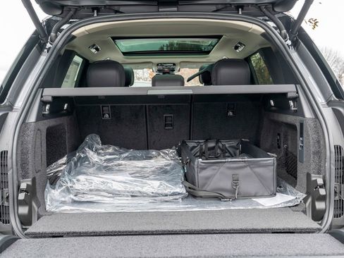 New 2025 Land Rover Range Rover SE image 25