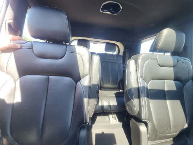 Used 2024 Jeep Grand Cherokee L Limited w/ Luxury Tech Group II AWD/4WD image 12