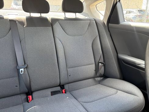 Used 2025 Kia K4 FWD image 36