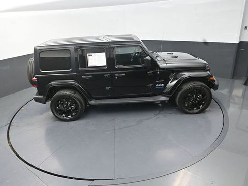 Used 2023 Jeep Wrangler Unlimited Sahara w/ Cold Weather Group AWD/4WD image 19