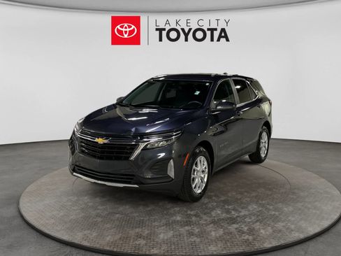Used 2022 Chevrolet Equinox LT FWD image 1