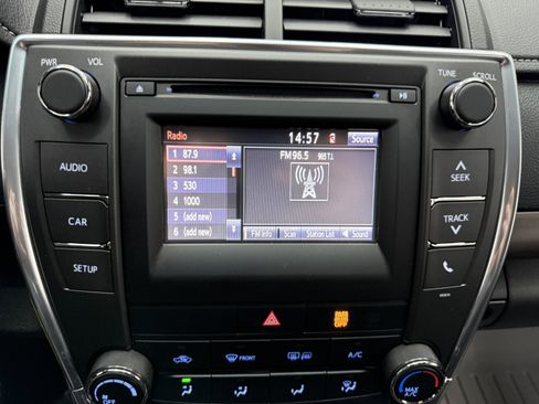 Used 2017 Toyota Camry LE image 16