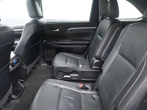 Used 2019 Toyota Highlander Limited AWD/4WD image 18
