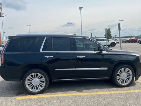 Used 2020 Cadillac Escalade Platinum AWD/4WD image 10