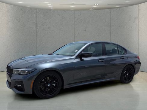 Used 2022 BMW 330i Sedan w/ M Sport Package RWD image 10