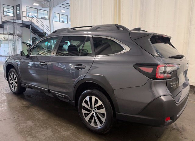 Used 2024 Subaru Outback Premium AWD/4WD image 2