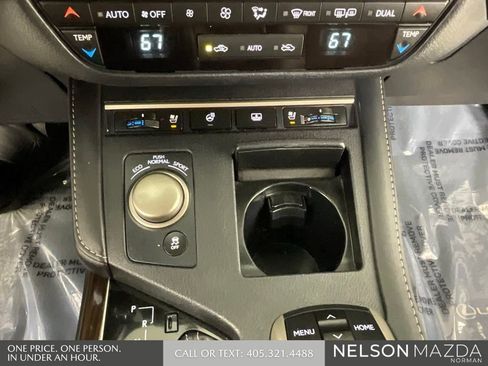 Used 2016 Lexus ES 350 w/ Luxury Package w/Wood Trim FWD image 35