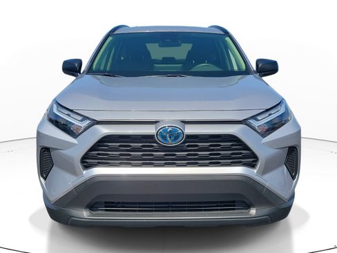 Used 2024 Toyota RAV4 LE AWD/4WD image 2