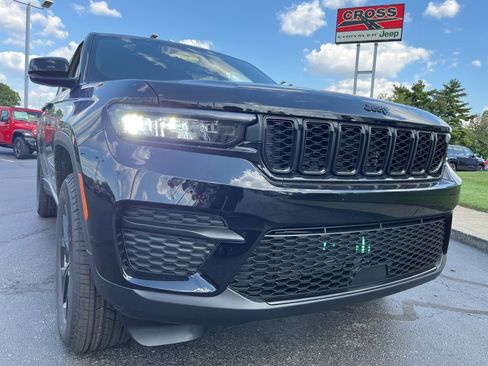 New 2025 Jeep Grand Cherokee Altitude image 44