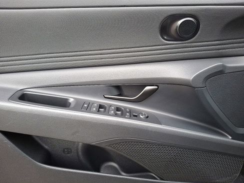 Certified 2025 Hyundai Elantra Sport image 13