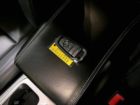 Used 2022 Ford Explorer XLT w/ Equipment Group 202A image 28