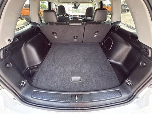 Used 2023 Jeep Grand Cherokee Limited w/ Luxury Tech Group II image 12