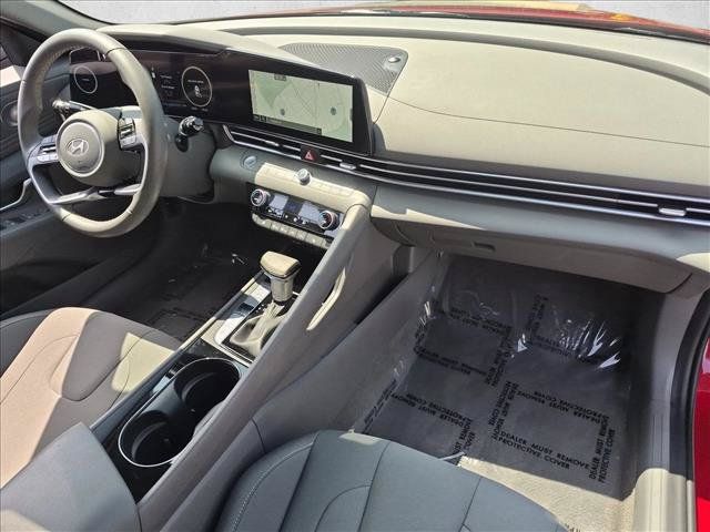 Used 2024 Hyundai Elantra SEL w/ Convenience Package FWD image 22