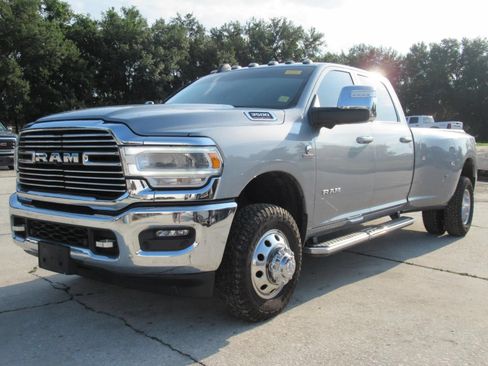Used 2023 RAM 3500 Laramie AWD/4WD image 2